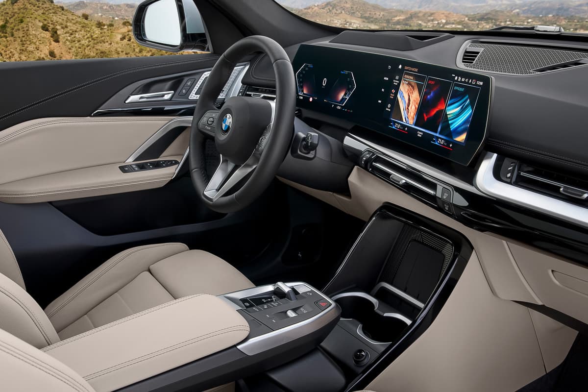 Hyundai-Custin-Launch