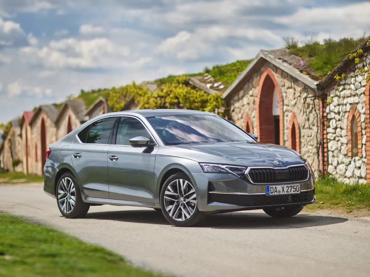 Hyundai-Custin-Launch