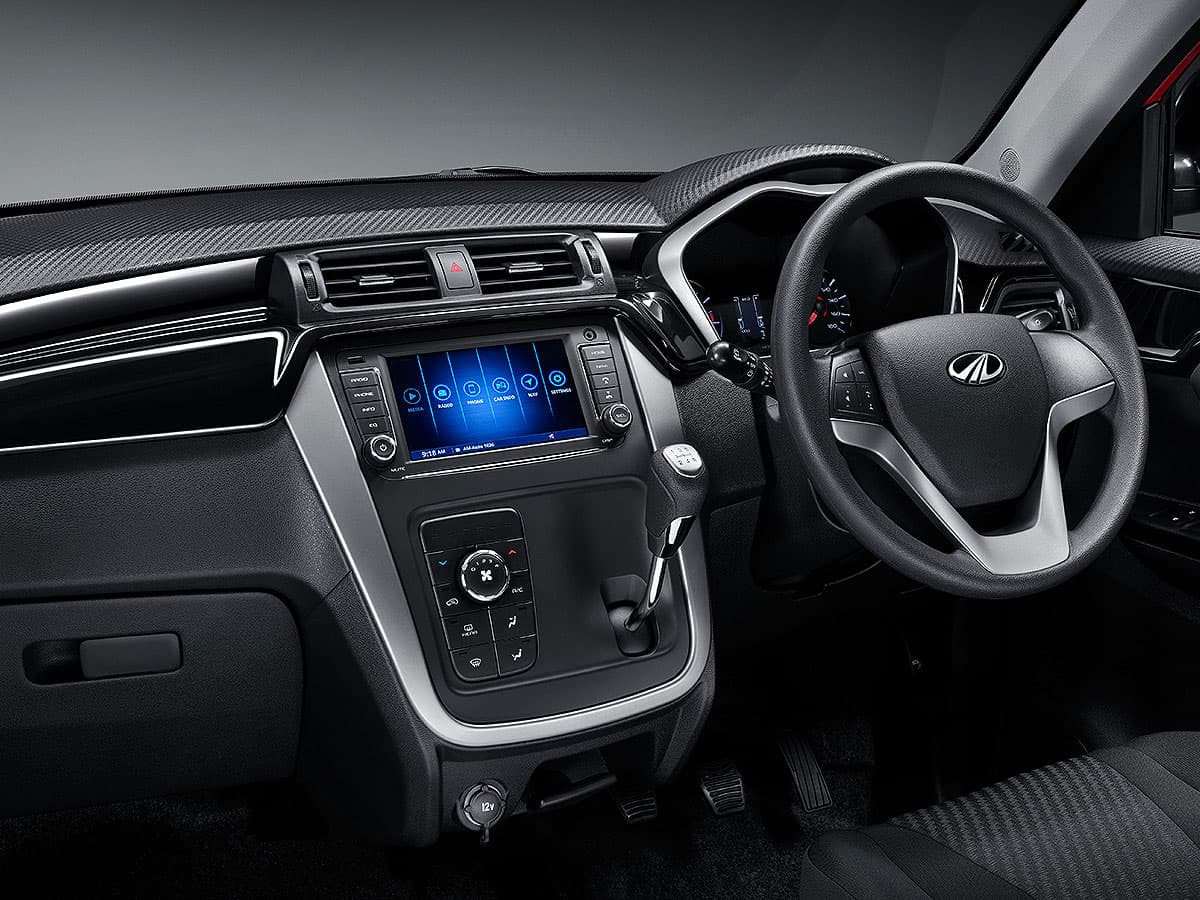 Hyundai-Custin-Launch