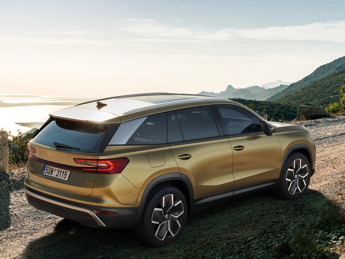 Hyundai-Custin-Launch