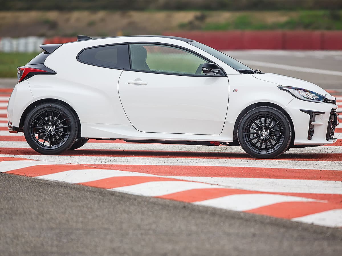 Hyundai-Custin-Launch