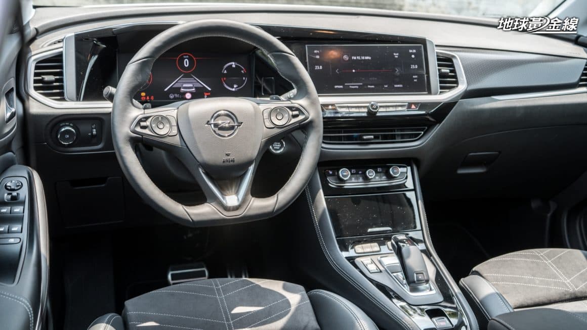 Hyundai-Custin-Launch