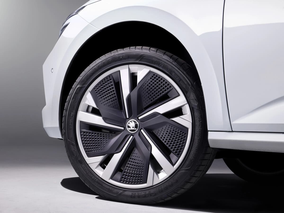 Hyundai-Custin-Launch