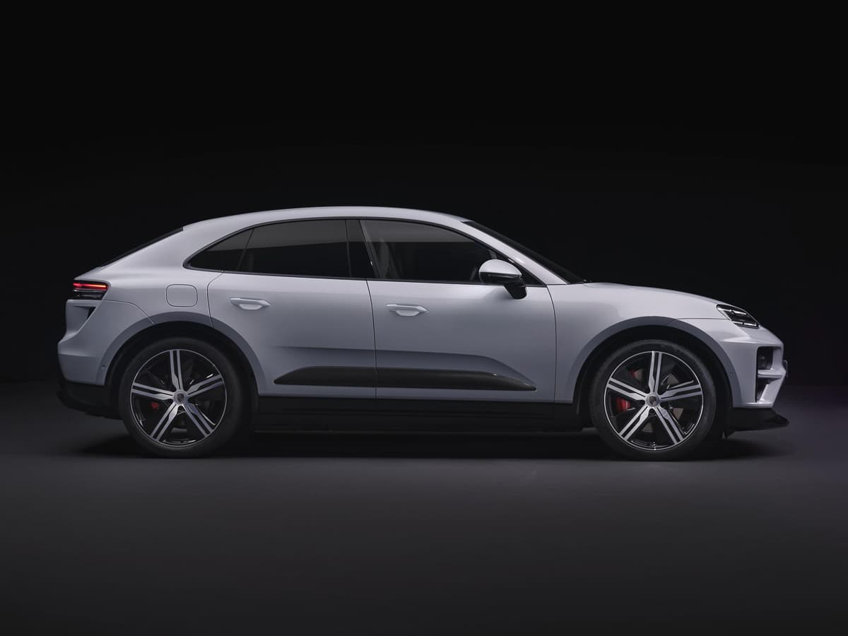 Hyundai-Custin-Launch
