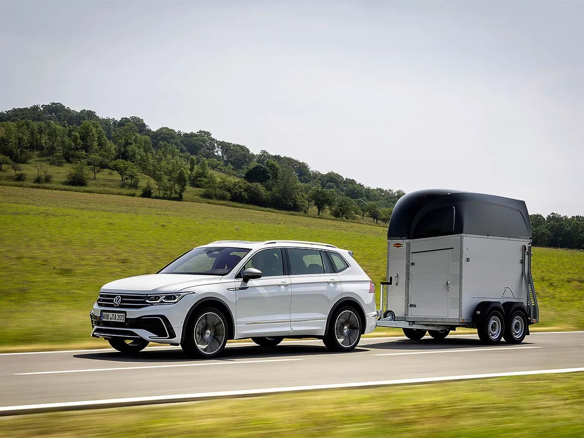 Hyundai-Custin-Launch
