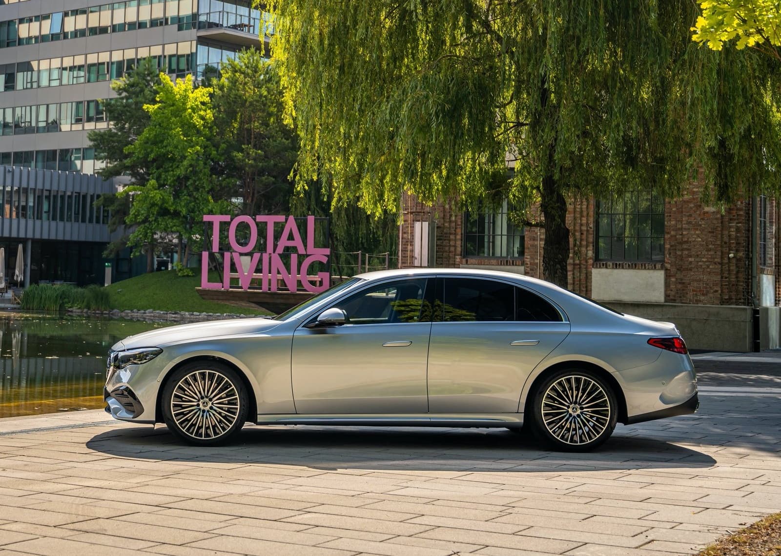 Hyundai-Custin-Launch
