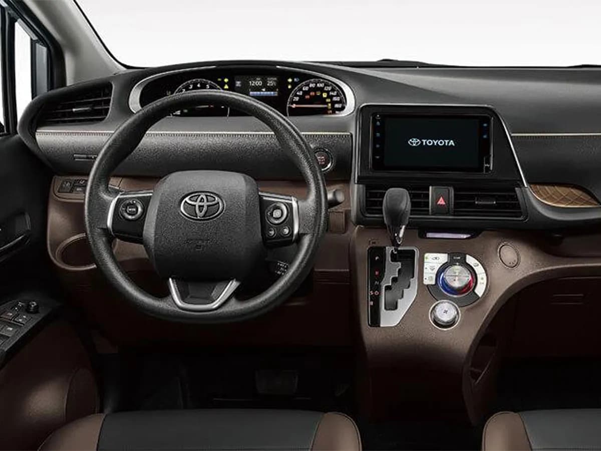 Hyundai-Custin-Launch