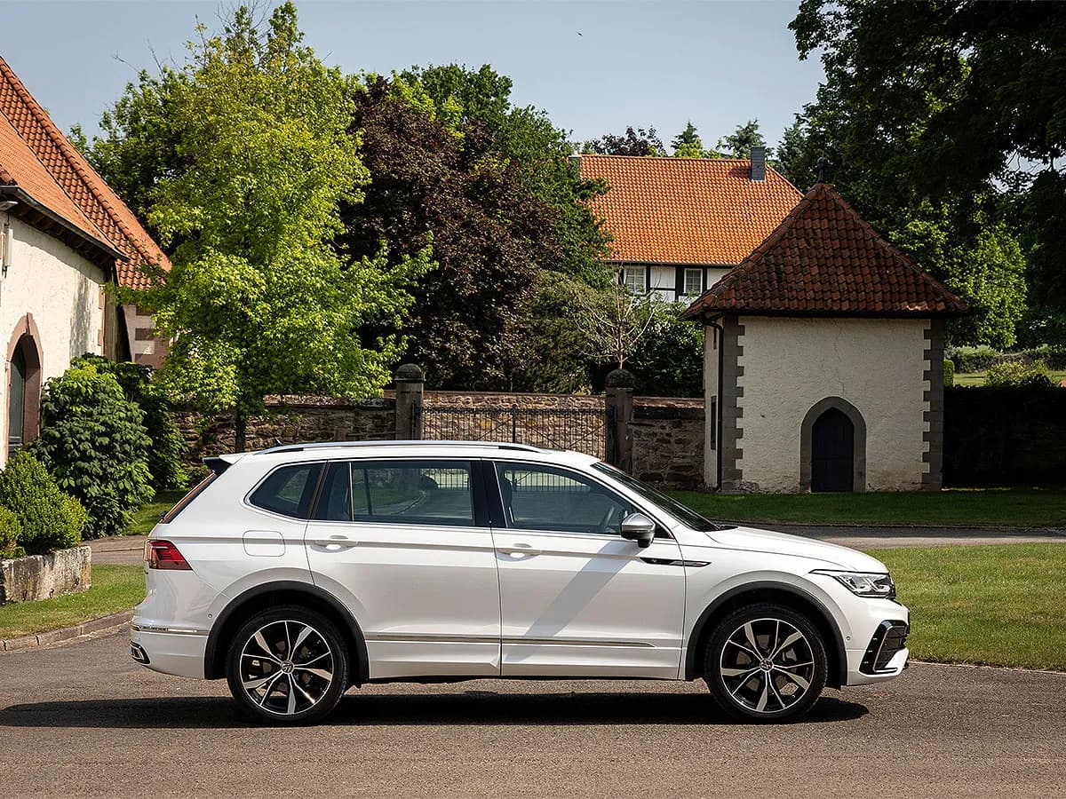 Hyundai-Custin-Launch
