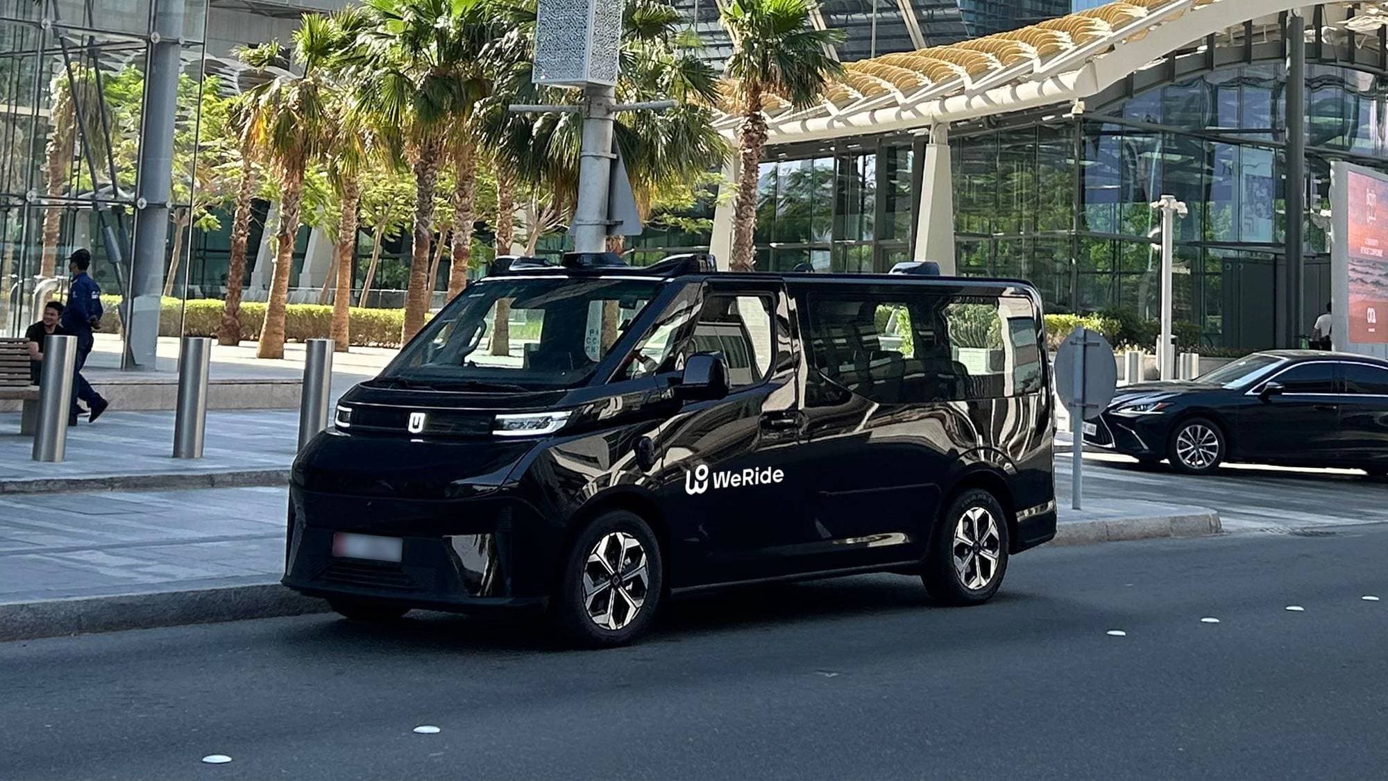WeRide無人計程車上路中東，阿布達比開啟全自動駕駛商業營運